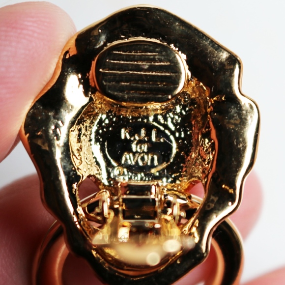 ✨ VINTAGE KJL Lion's Head Doorknocker Earrings 🌟 - Picture 8 of 16